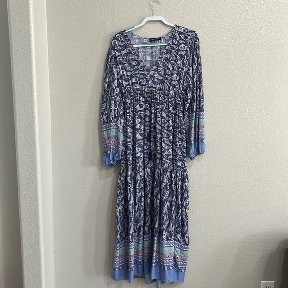 Few Moda Women's Size S Blue Paisley Print Long Sleeve V Neck Maxi Dress New - Picture 1 of 6